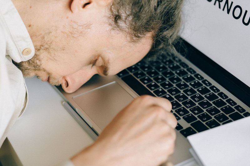 How to Start a Side Hustle While Working a Full-Time Job
